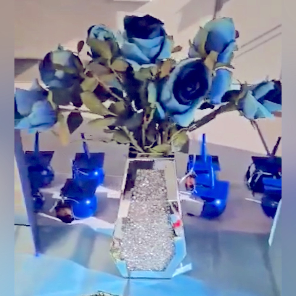 10pc Nubry Artificial Silk Long Stem Two-tone Navy/Baby Blue Roses - Picture 6 of 7
